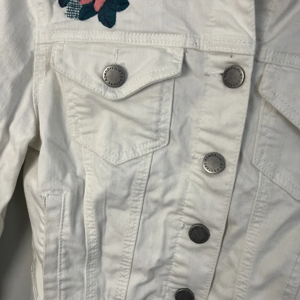 Romeo And Juliet White Denim Embroidered Jacket Size A - Picture 4 of 5